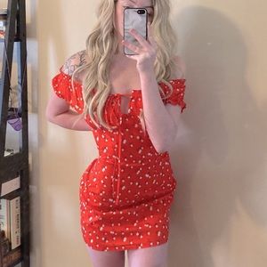 •off the shoulder•cool material•vibrant red•tie front detail•